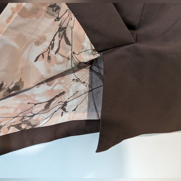 *Le Chateau *Size 13/14* Pencil Skirt with Floral Print Lining - Picture 4 of 8